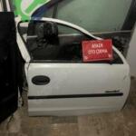 Opel Corsa c sağ ön kapı