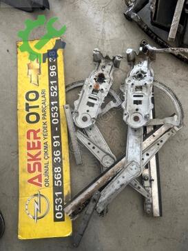 Opel Corsa Sol Ön Kapı çıkma parça