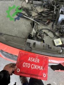 Opel Corsa F kaput kilidi plastiktigi