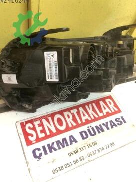 Dacia Duster Sağ Ön Far 260101133R çıkma parça