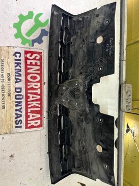 Dacia Duster Ön Panjur 62310 çıkma parça