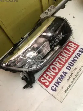 Dacia Sandero Sağ Ön Far 260105925R çıkma parça