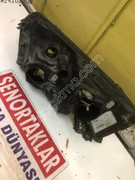 Dacia Sandero Sağ Ön Far 260105925R çıkma parça