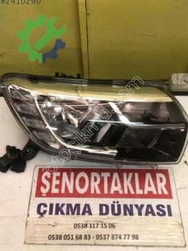 Dacia Sandero Sağ Ön Far 260105925R çıkma parça
