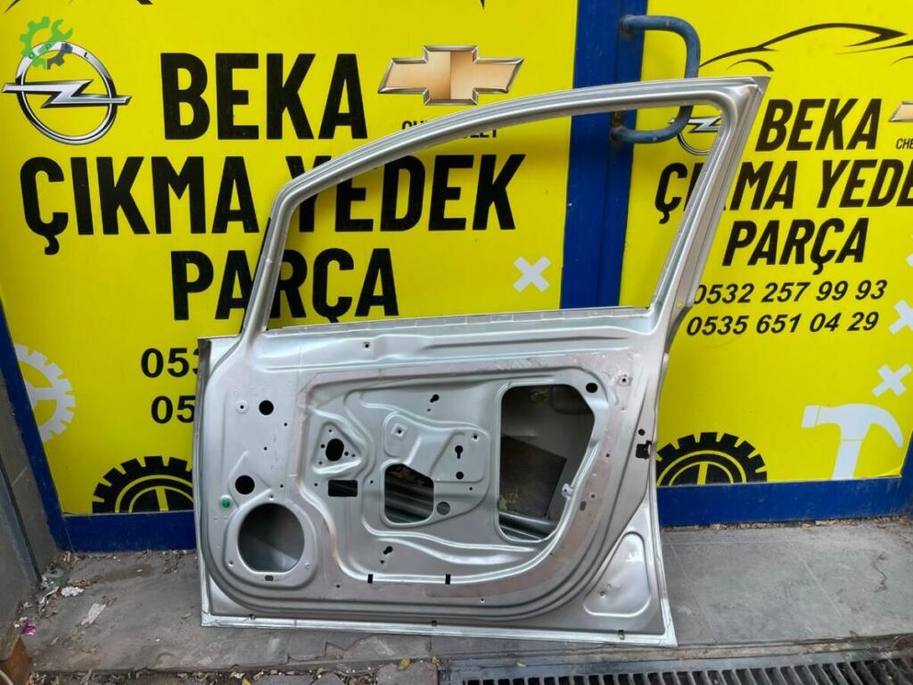 Opel Corsa Sağ Ön Kapı çıkma parça