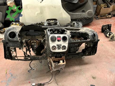Fiat Fiorino Göğüs çıkma parça