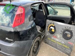 Fiat Punto Sağ Arka Çamurluk (06-12) Orjinal Çıkma