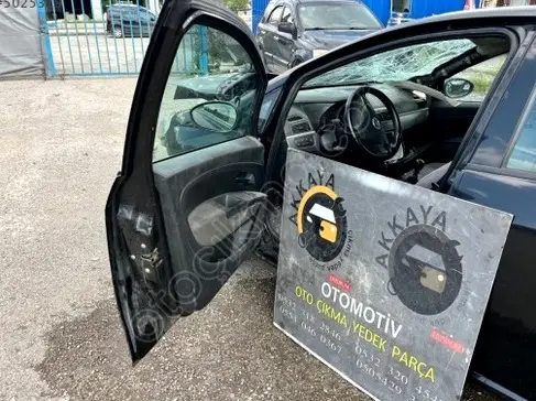 Fiat Punto Sol Ön Kapı 06-12 çıkma parça