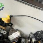 2005 Volkswagen Golf Kaput Açma Teli Çıkma Parça Ankara