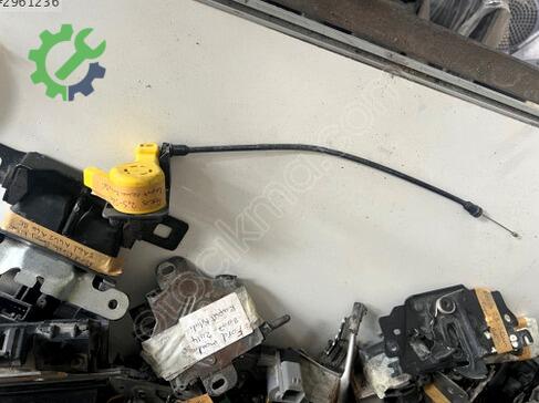 Ford Focus Kaput Açma Teli çıkma parça