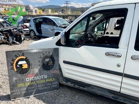 Ford Tourneo Connect Sol Ön Kapı çıkma parça