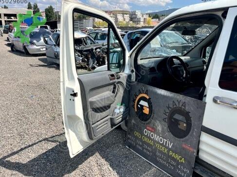 Ford Tourneo Connect Sol Ön Kapı çıkma parça
