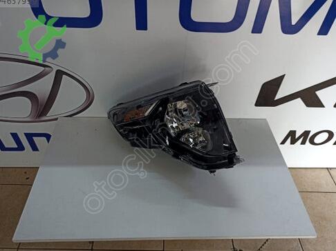 Ford Tourneo Courier Sağ Ön Far çıkma parça