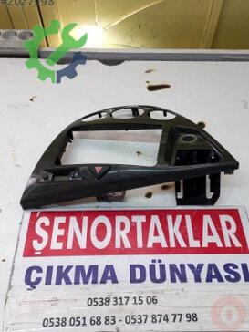Ford Focus Teyp Çerçevesi YS4X-A046A04-AAW çıkma parça