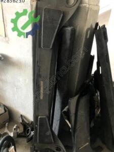 Ford Focus 3-3.5 kasa ön cam ızgarası