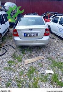 Ford Focus bagaj kapağı  (Videolu)