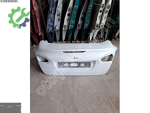 Ford Focus Bagaj Kapağı çıkma parça