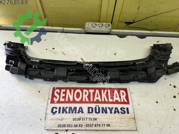 Ford Focus Ön Panjur çıkma parça