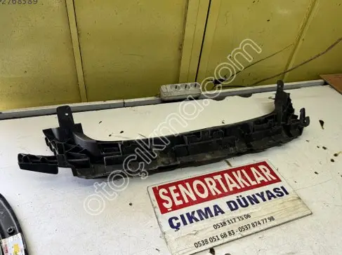 Ford Focus Ön Panjur 8M51-17E778 çıkma parça