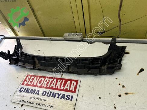 Ford Focus Ön Panjur 8M51-17E778 çıkma parça