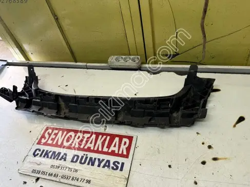 Ford Focus Ön Panjur 8M51-17E778 çıkma parça
