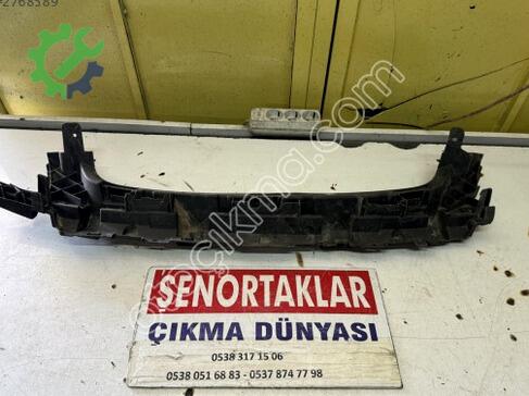 Ford Focus Ön Panjur 8M51-17E778 çıkma parça
