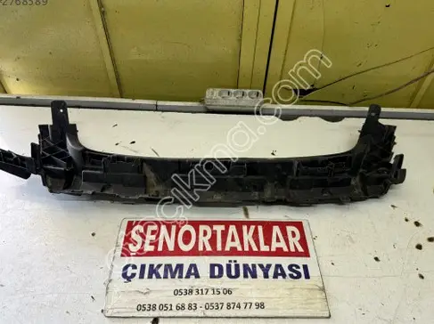 Ford Focus Ön Panjur 8M51-17E778 çıkma parça