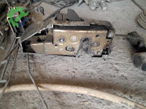 Ford Transit Sağ Ön Kapı Kilidi çıkma parça