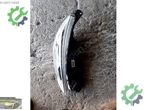 Ford Focus Sağ Ön Far çıkma parça