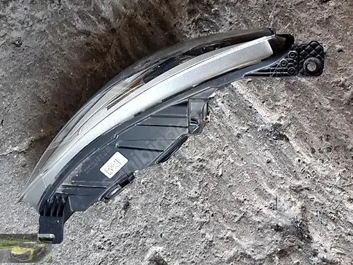 Ford Focus Sağ Ön Far çıkma parça