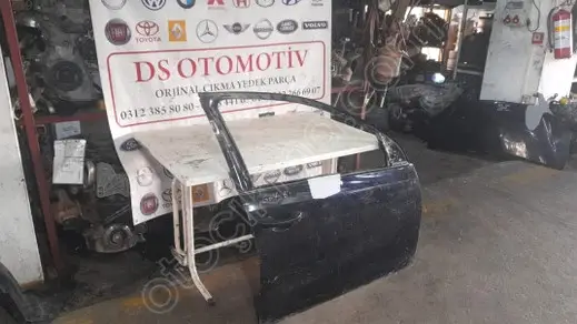 Volkswagen Golf Sağ Ön Kapı çıkma parça