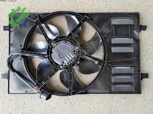 Audi A3 Fan Motoru 5Q0121203CD çıkma parça