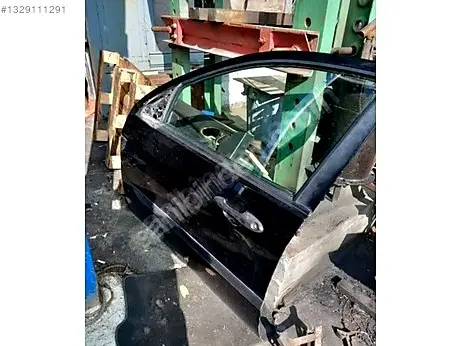 Ford Focus Sol Ön Kapı çıkma parça