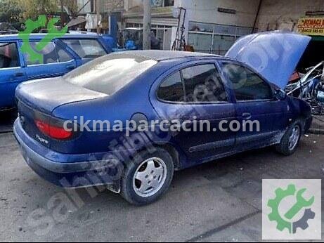 Renault Megane Sağ Ön Kapı çıkma parça