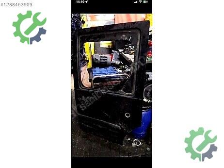 Ford Connect Sol Kapı çıkma parça