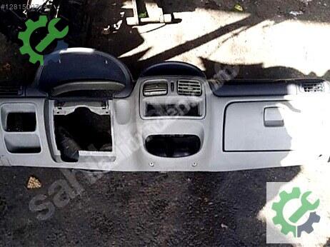 Renault Clio Torpido çıkma parça