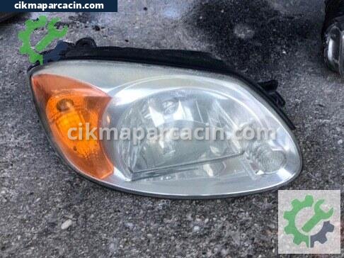 Hyundai Accent Sağ Ön Far çıkma parça