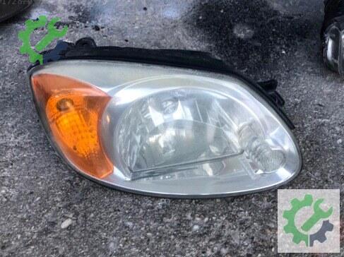 Hyundai Accent Sağ Ön Far çıkma parça