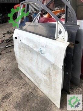 Hyundai Accent Sağ Ön Kapı 76004-1R300 çıkma parça