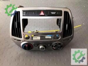 Hyundai i20 Teyp Çerçevesi 2012-2014