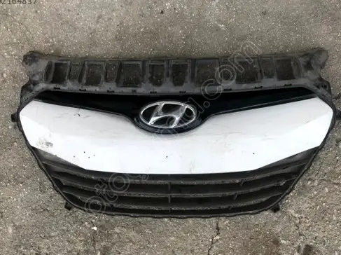 Hyundai i30 Ön Panjur çıkma parça