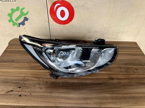 Hyundai Accent Sağ Ön Far 2011-2014 çıkma parça