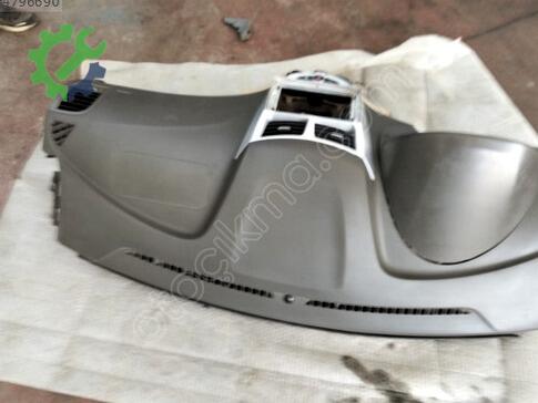 Hyundai Accent Göğüs çıkma parça