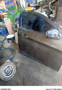Hyundai Accent Sağ Ön Kapı çıkma parça