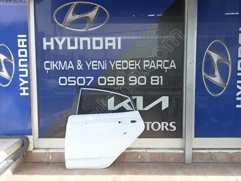 Hyundai Accent Sol Arka Kapı çıkma parça