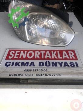 Hyundai Accent Sağ Ön Far çıkma parça