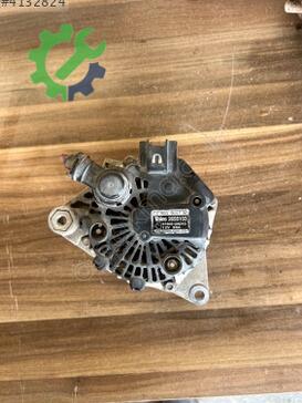 Hyundai Accent Şarj Dinamosu çıkma parça