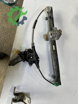 Hyundai Accent Sol Ön Cam Krikosu çıkma parça