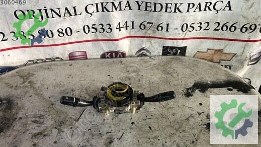 Hyundai Accent Sinyal Kolu çıkma parça