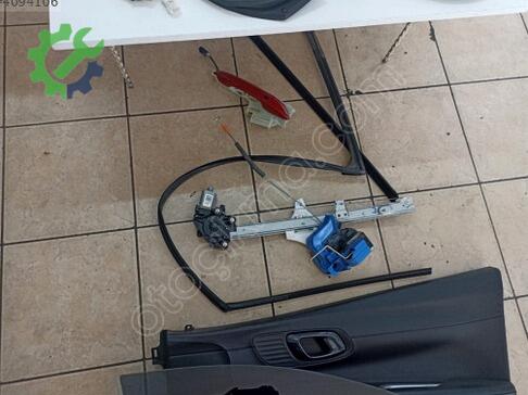 Hyundai Bayon Kapı Döşemesi çıkma parça